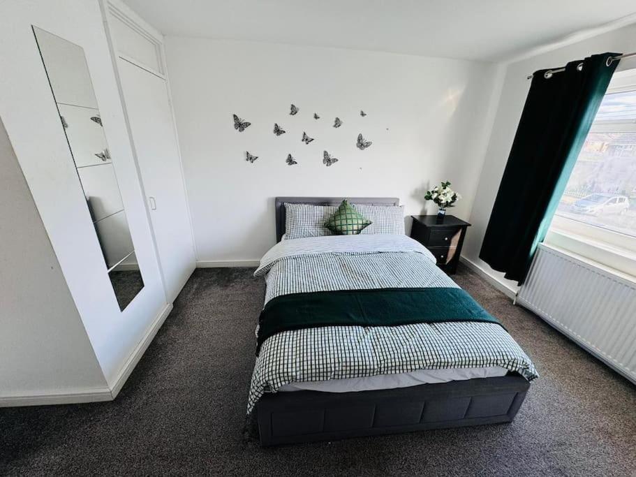3 Bedroom Modern House In Luton Lu4 0Ty - Amazon Prime Zewnętrze zdjęcie