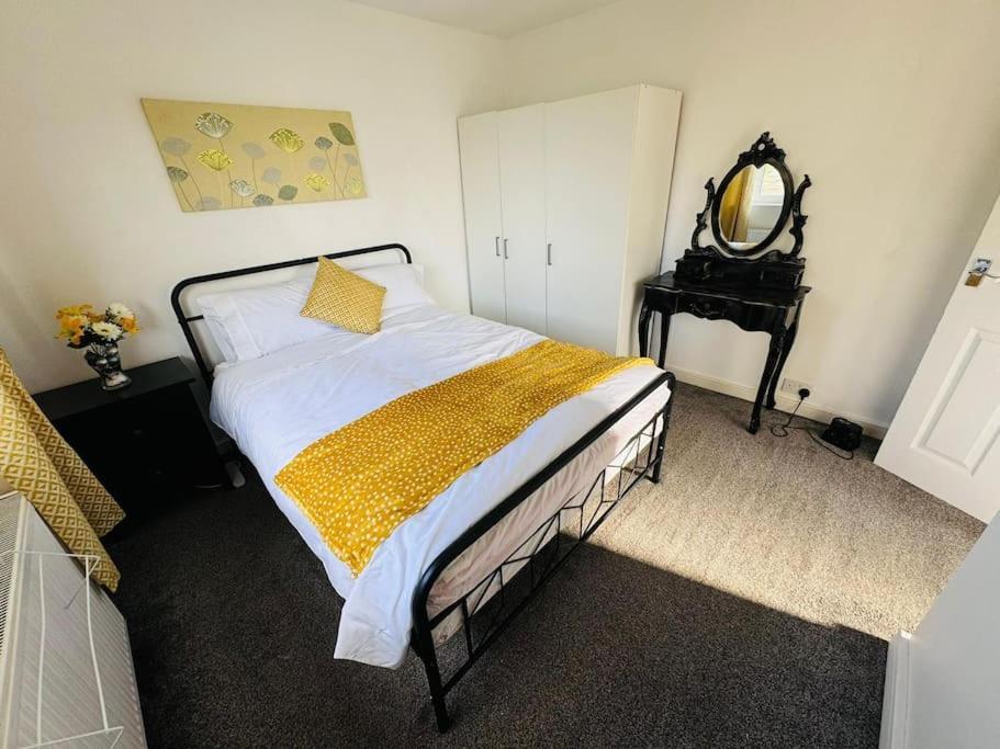 3 Bedroom Modern House In Luton Lu4 0Ty - Amazon Prime Zewnętrze zdjęcie