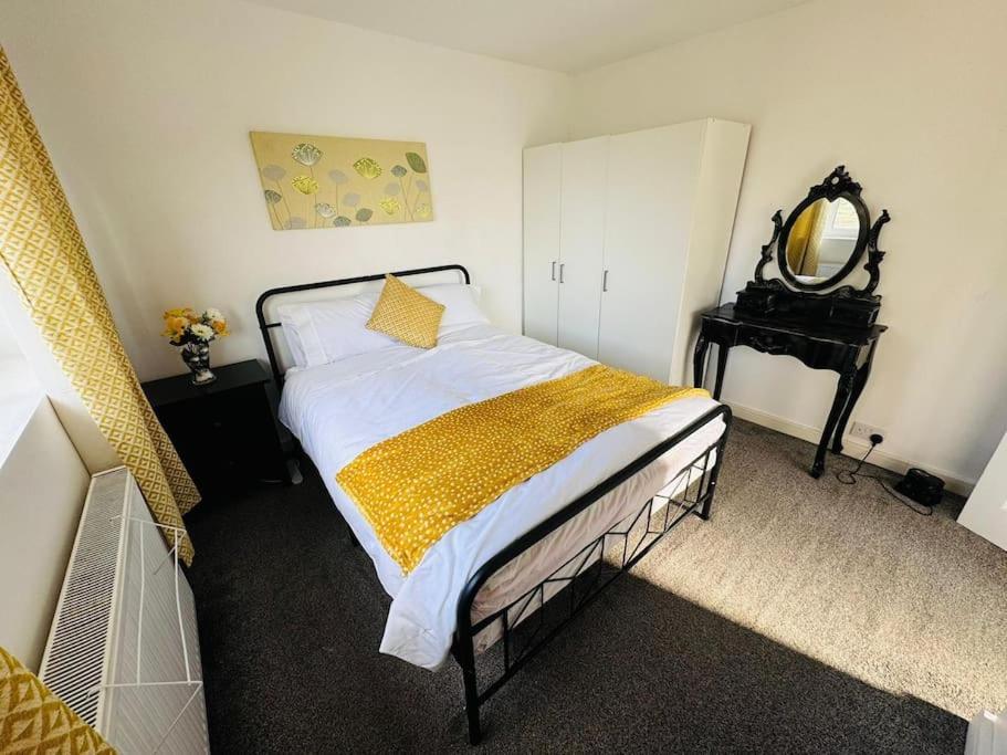 3 Bedroom Modern House In Luton Lu4 0Ty - Amazon Prime Zewnętrze zdjęcie
