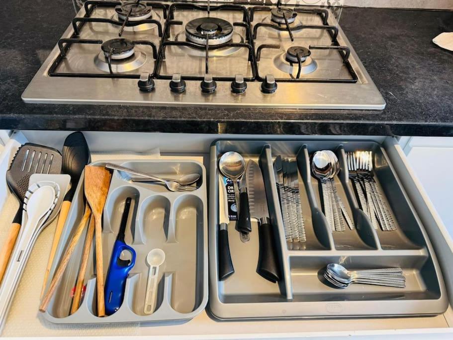 3 Bedroom Modern House In Luton Lu4 0Ty - Amazon Prime Zewnętrze zdjęcie