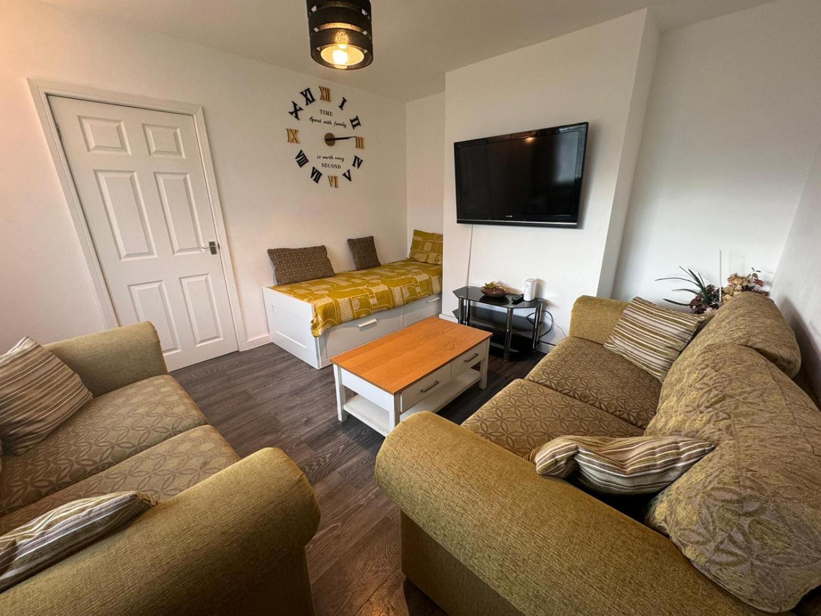 3 Bedroom Modern House In Luton Lu4 0Ty - Amazon Prime Zewnętrze zdjęcie